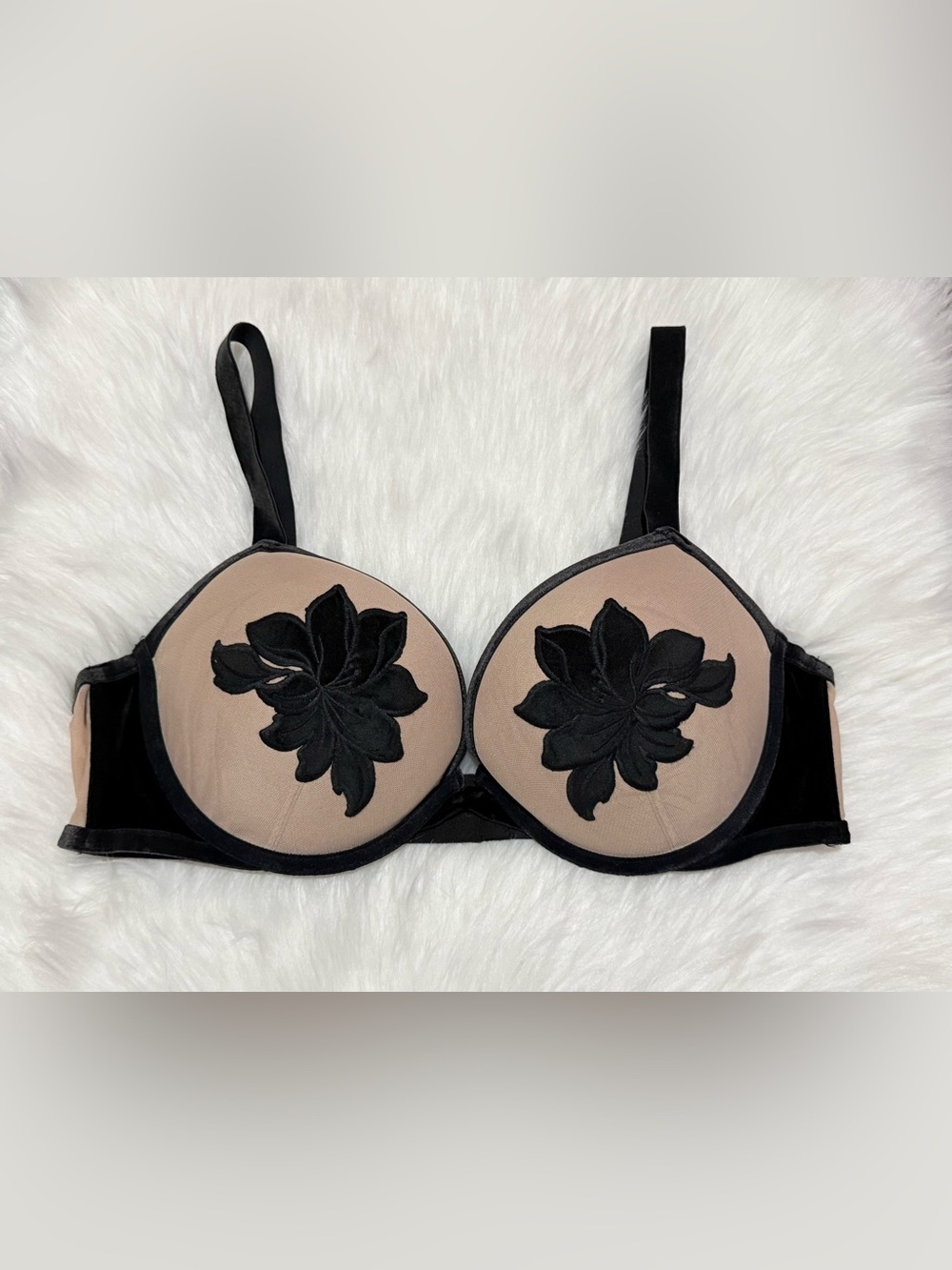 Victoria’s Secret Push Up Bra Beige Mesh Velvet Floral Appliqué Size 40C NWOT